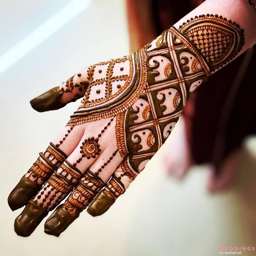  back hand mehandi design