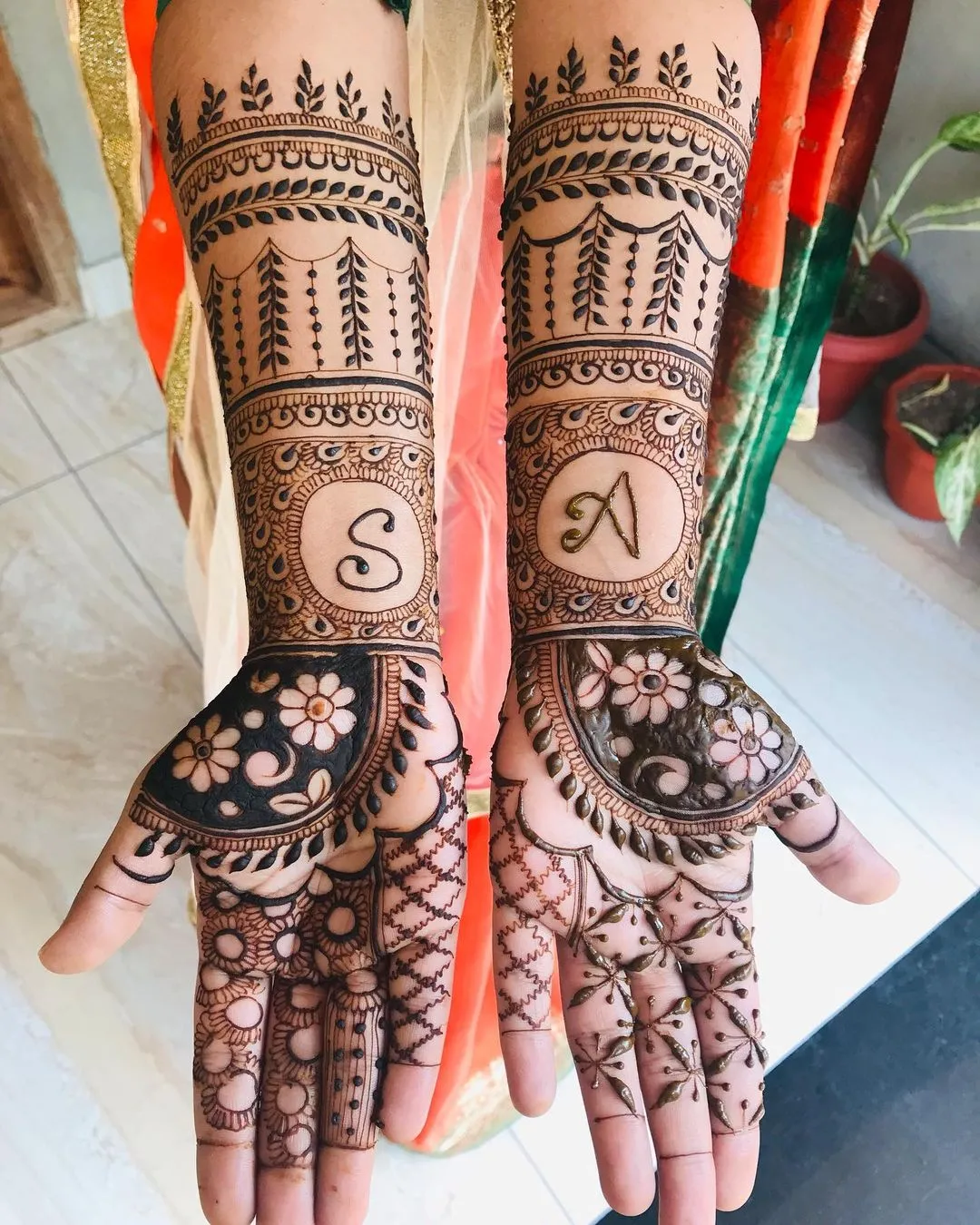 Mehendi Design with Initials Photo of Mehendi Design with Initials