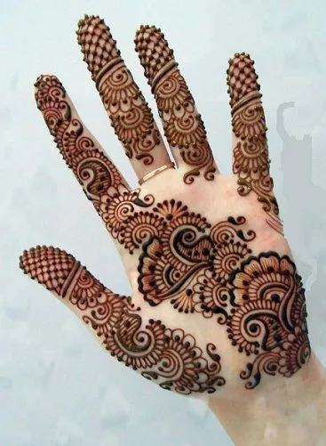 Minimal Mehndi Photo of Minimal Mehndi design