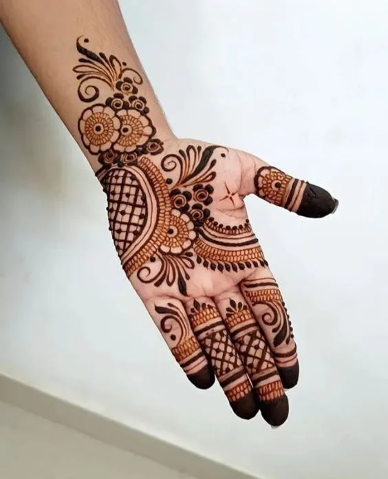 photo of Traditional Floral Motif Arabic Mehndi