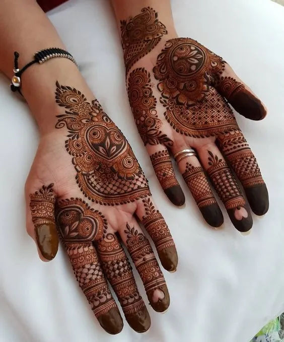 photo of Detailed Arabic Palm Pattern