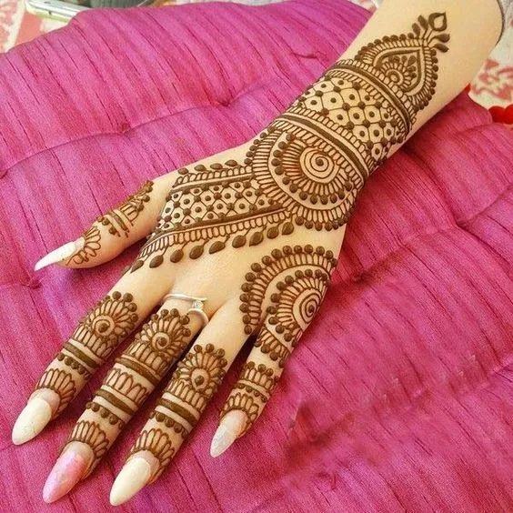 photo of Dots and Circles Arabic Mehndi