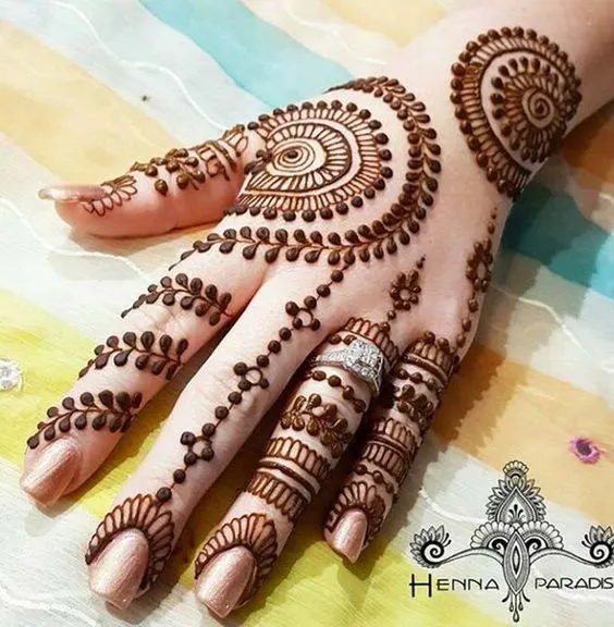 photo of Simple Mehendi Design For Minimalist Women