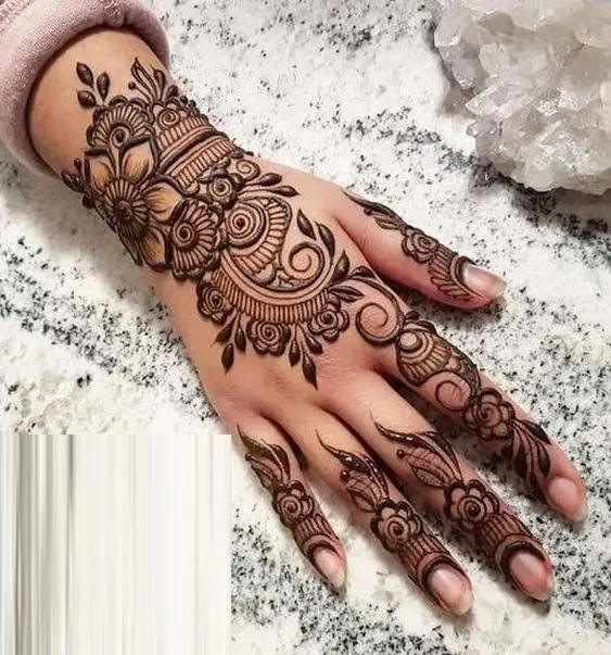 photo of Leafy Arabic Mehndi for the Right Hand