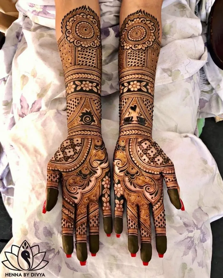 photo of Heavy Bridal Arabic Mehndi Look