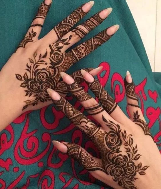 Photo of Simple Half-Hand Floral Style