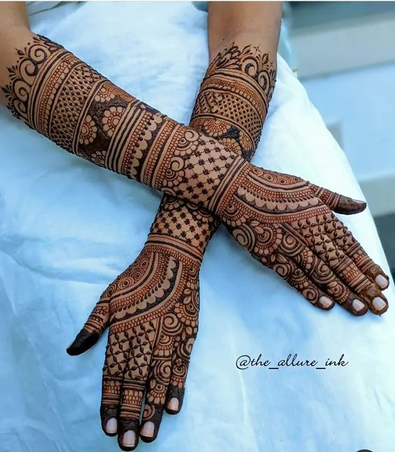 Photo of A Floral-Inspired Full Hand Design