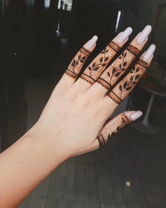 Photo of Leafy Finger Mehndi Design