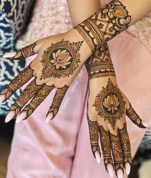 Photo of Lotus Motifs For Karwa Chauth Mehndi