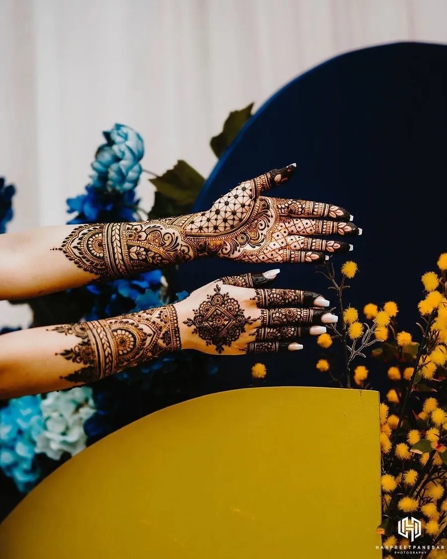 Trendy Engagement Henna Design For Brides Photo of Trendy Engagement Henna Design For Brides
