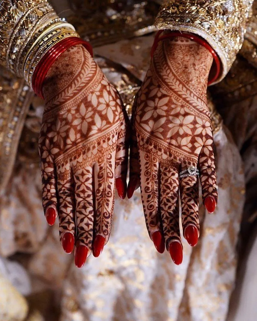 Floral Aesthetic Bridal Mehndi Photo of Floral Aesthetic Bridal Mehndi