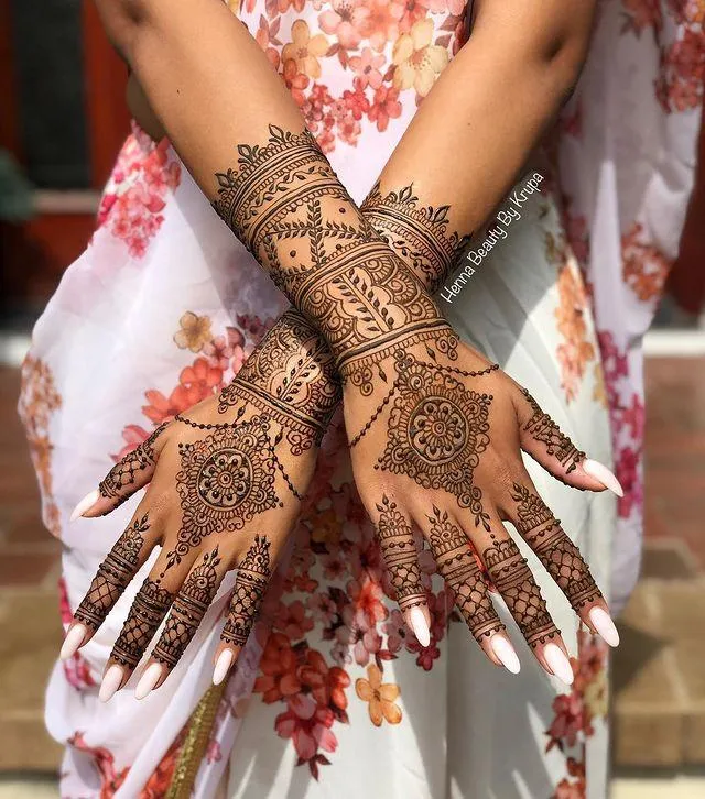 Fine Lines and Jewels Mehndi Photo of Fine Lines and Jewels Mehndi