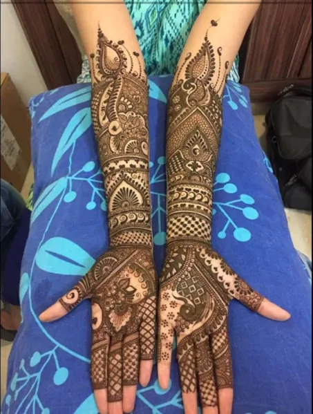 Classy & Intricate Bridal Mehndi Design Photo of Classy Bridal Mehndi Design