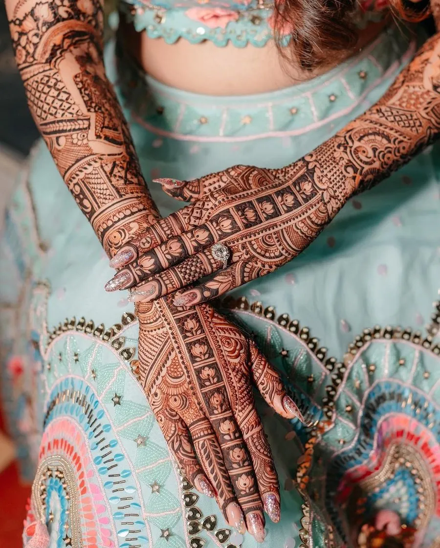 Back Hand Lotus Bridal Mehndi Design Photo of Back Hand Lotus Bridal Mehndi Design