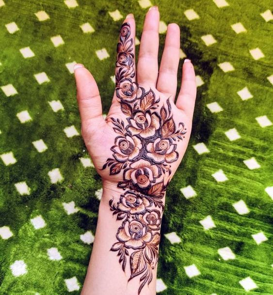 Minimalist Mehndi Designs for Sisters Photo of Minimalist Mehndi Designs for Sisters