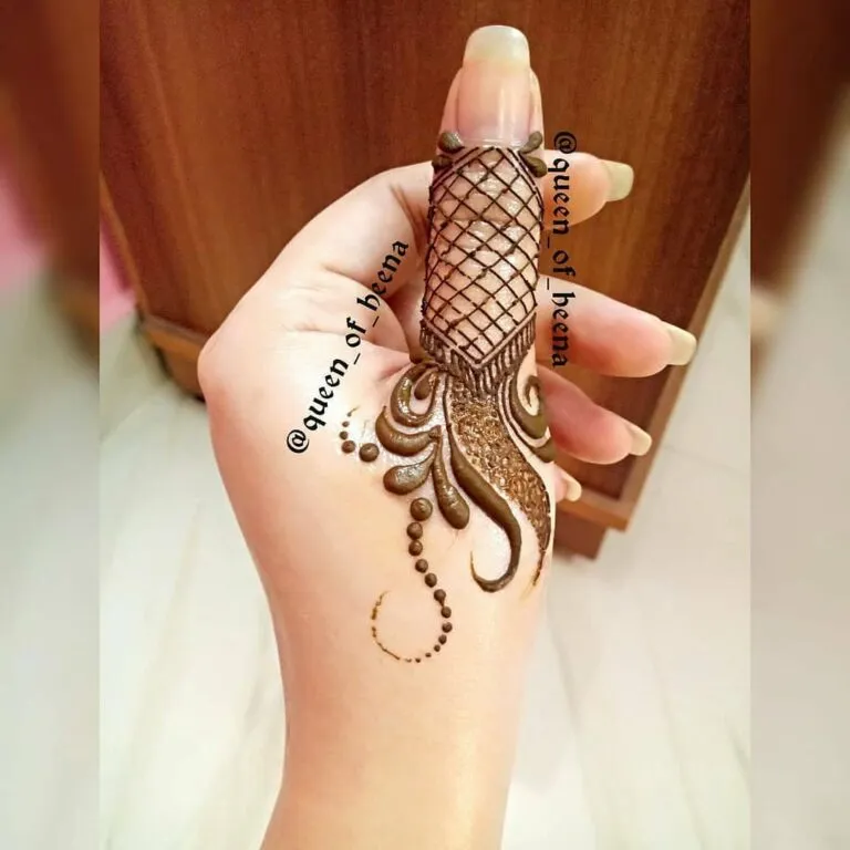 Trending back thumb Finger Mehndi Design Photo of trending back thumb Finger Mehndi Design