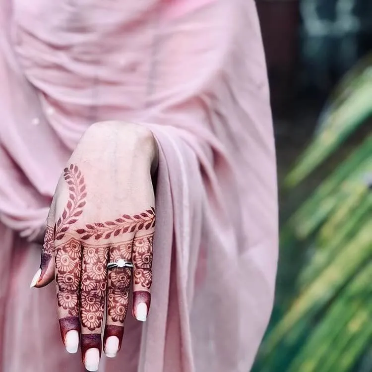 Enchanting Modern Finger Design Photo of Enchanting Modern Finger Design