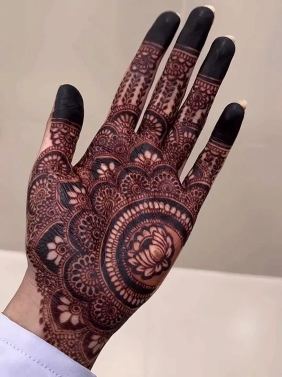 Intricate Mandala Mehndi Design photo of Intricate Mandala Mehndi Design