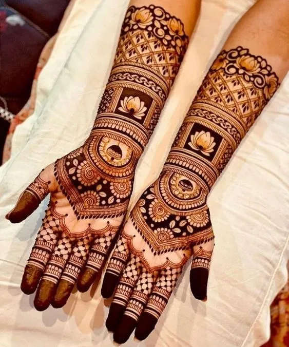 Lotus Motif Mehndi Design photo of Lotus Motif Mehndi Design
