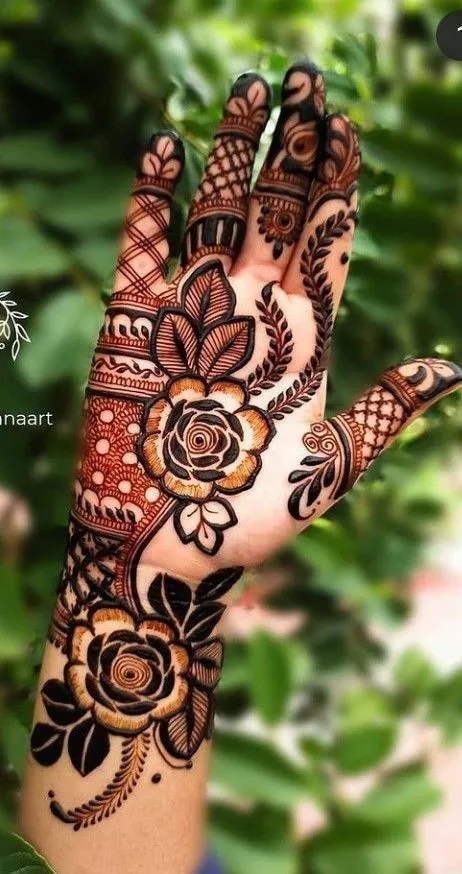 Beautiful Khafif Front Hand Mehndi Designs photo of Beautiful Khafif Front Hand Mehndi Designs