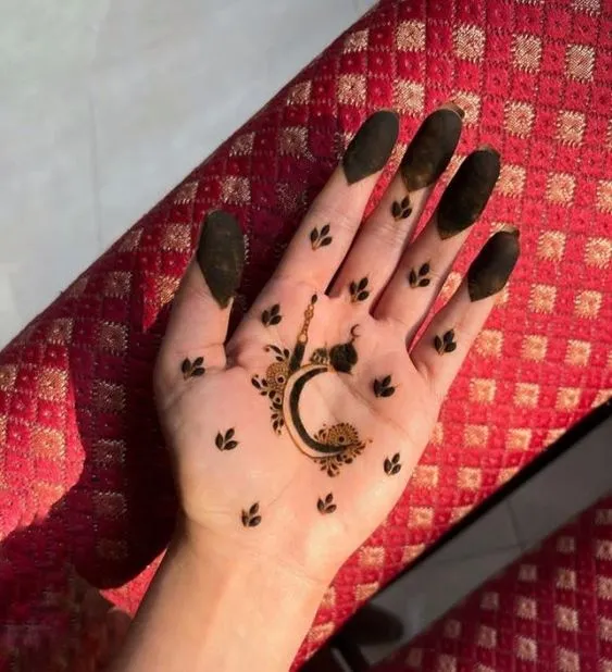 Crescents and Flowers Mehndi photo of Crescents and Flowers Mehndi