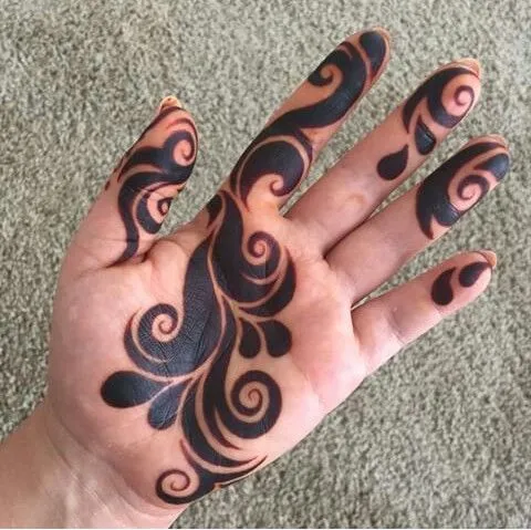 Dreamy and Dark Mehndi Design photo of Dreamy and Dark Mehndi Design