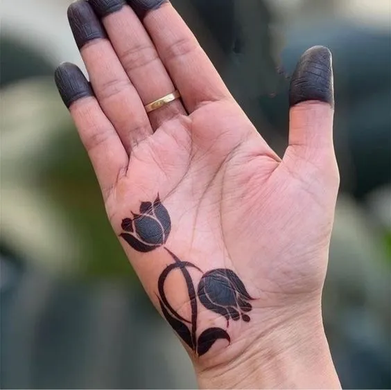 Lotus Mehendi Design for the Lovely Bride photo of Lotus Mehendi Design for the Lovely Bride