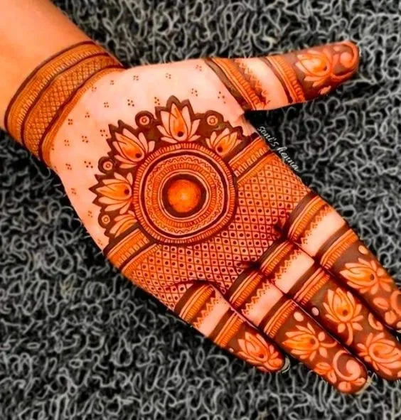 Flowers and Circles Patch Mehndi photo of Flowers and Circles Patch Mehndi