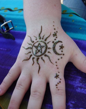 Sun Moon Star Simple Mehndi Design Photo of Sun Moon Star Simple Mehndi Design