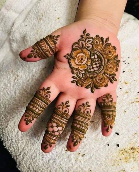 Floral Dots and Leaves Mehndi Design on Baby Palm Photo of Floral Dots and Leaves Mehndi Design on Baby Palm
