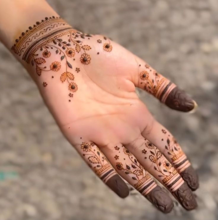 Blooming Vines Mehndi Hand Art Photo of Blooming Vines Mehndi Hand Art