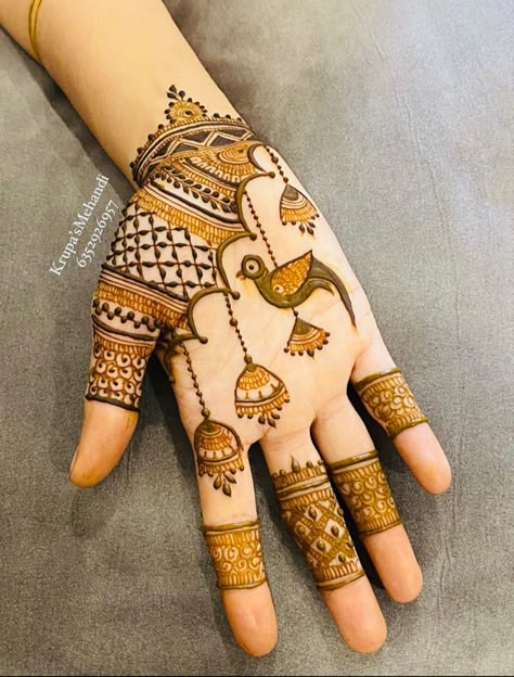 Elegant Bird and Jhumki Mehandi Design Photo of Elegant Bird and Jhumki Mehandi Design