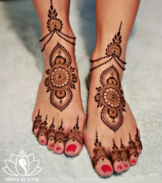 Stylish Ankle Mehndi Design Photo of Stylish Ankle Mehndi Design
