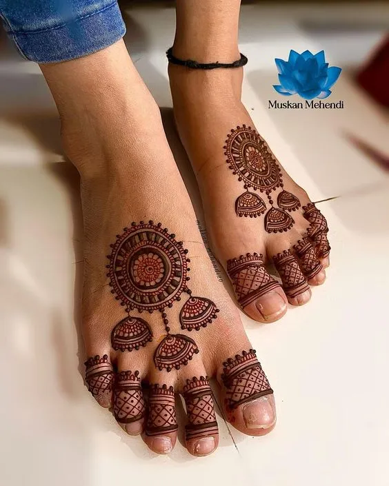 Jewellery-Inspired Leg Mehndi Design Photo of Jewellery-Inspired Leg Mehndi Design
