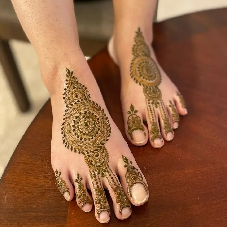 Circular Motifs for the Chic Bride Photo of Circular Motifs for the Chic Bride