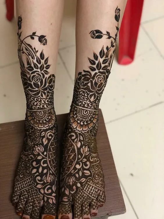 Elaborate Rose Mehndi Photo of Elaborate Rose Mehndi