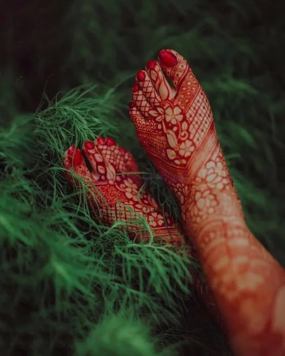 Alluring Leg Mehndi design Photo of Alluring Leg Mehndi design