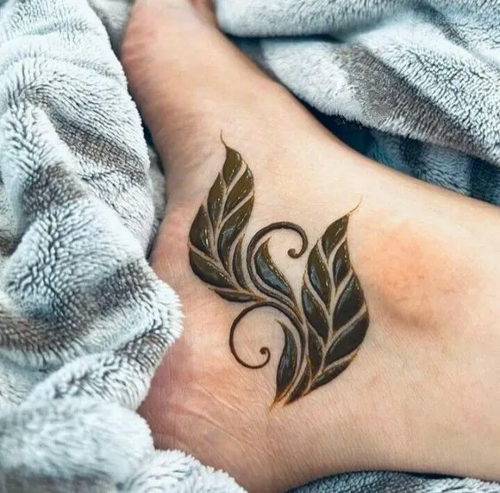 Crisp Mehndi Design to Capture Attention Photo of Crisp Mehndi Design to Capture Attention