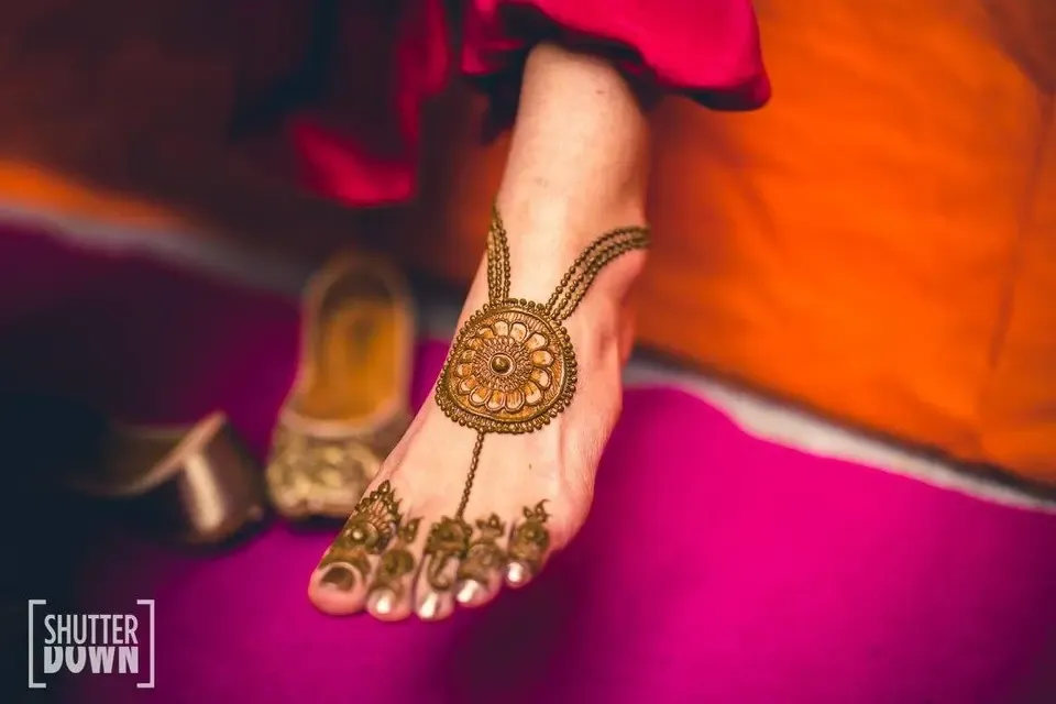 Floral Anklet Mehndi Design Photo of Floral Anklet Mehndi Design