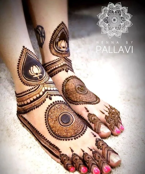 Simple Mandala Mehendi Design Photo of Simple Mandala Mehendi Design