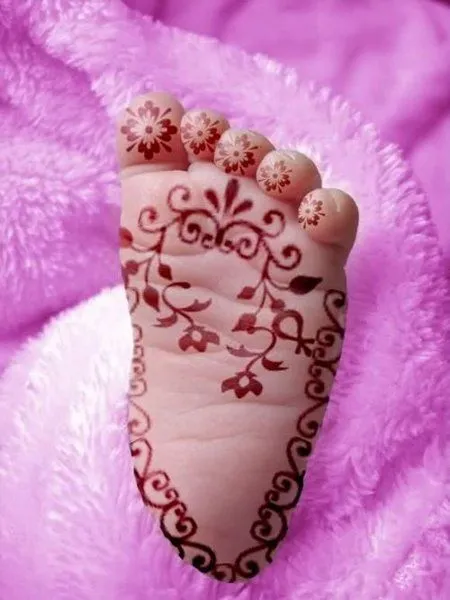 Cute Floral Mehndi for Baby Girls Photo of Cute Floral Mehndi for Baby Girls