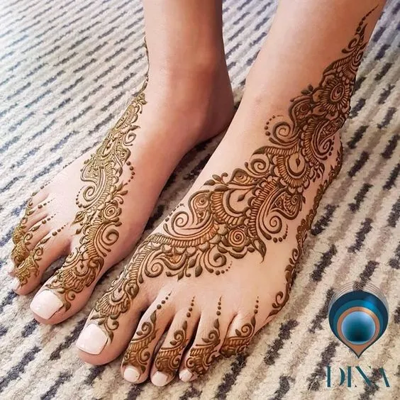Traditional Arabic Mehndi for Both Feet Photo of Traditional Arabic Mehndi for Both Feet