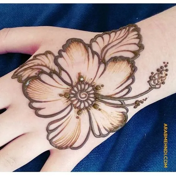 Photo of Hibiscus floral art mehndi design