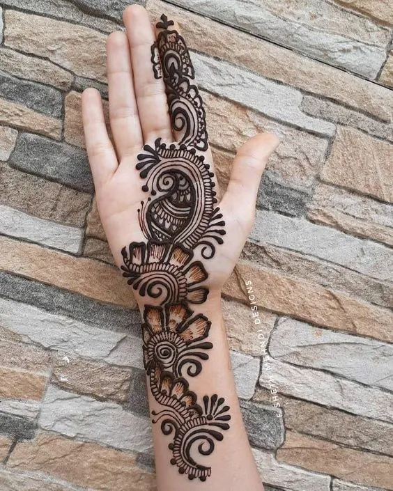 Photo of Mehndi design from fingertip to wrist