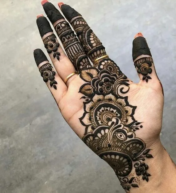Beautiful palm mehndi design Photo of Beautiful Palm Mehndi Design