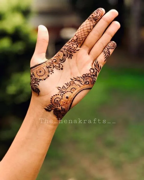 Beautiful temple mehndi design Photo of Beautiful temple mehndi design