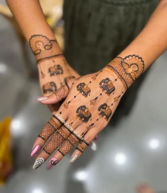 Auspicious elephant motif for traditional dulhan mehndi Photo of Auspicious elephant motif for traditional dulhan mehndi