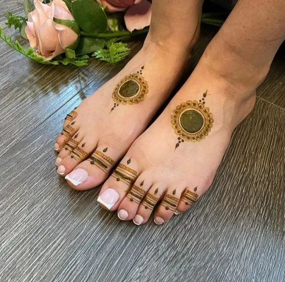Mandala Pair Mehndi Design For Feet Photo of Mandala Pair Mehndi Design For Feet